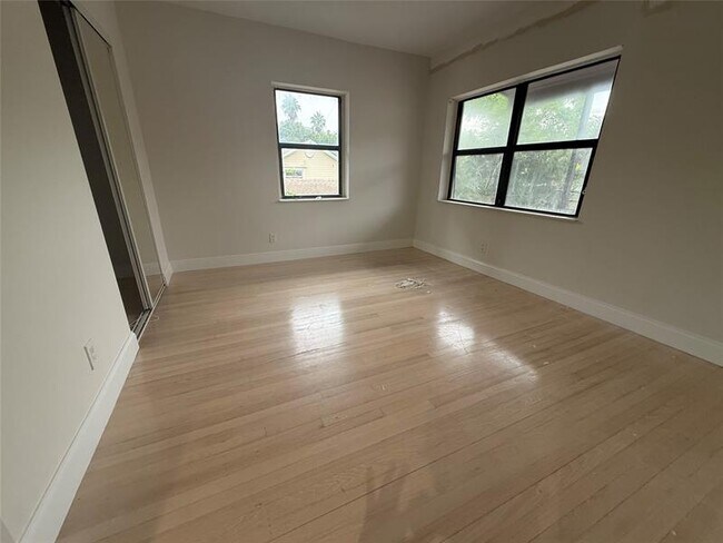 Building Photo - 1109 E Broward Blvd