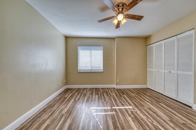 Building Photo - 283 Gardner Ln