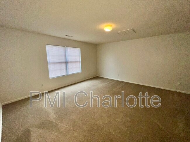 Building Photo - 5787 Dove Point Dr SW