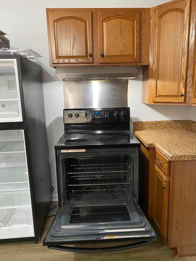 Building Photo - Park like setting in the city