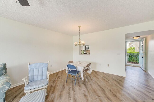 Building Photo - 10215 Regal Dr