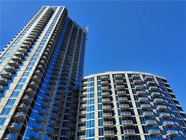 Primary Photo - 400 W Peachtree St NW