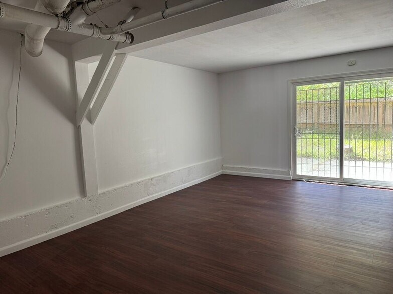 Building Photo - 142 Morton Dr