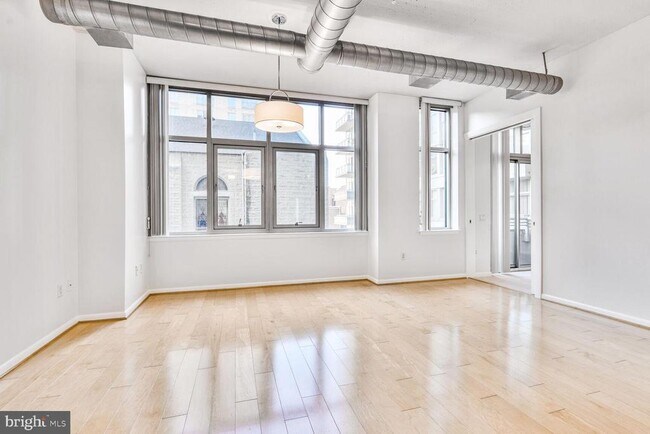 Building Photo - 811 4th St NW