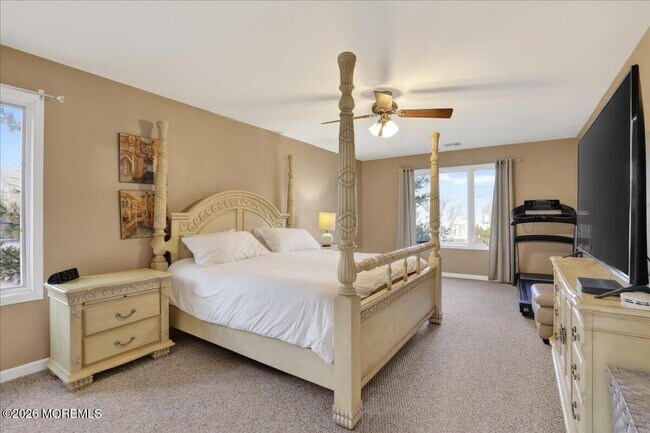 Building Photo - 57 Jamestown Dr