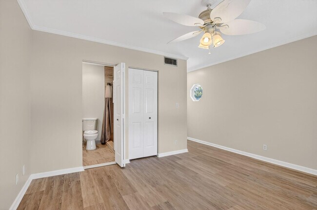 Building Photo - 596 SE 20th Ave