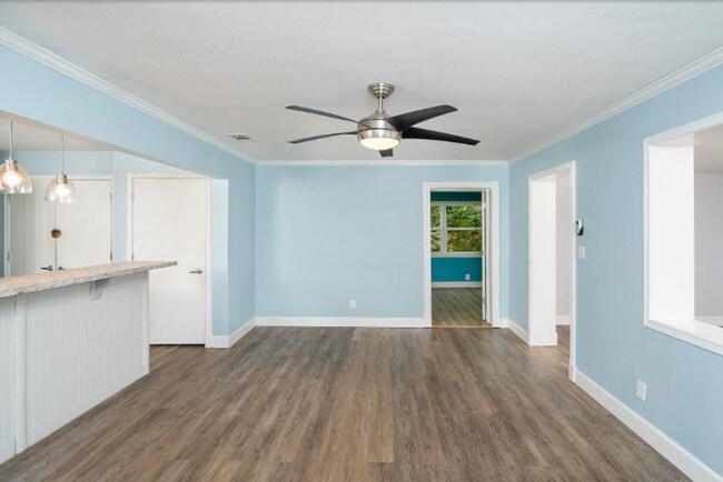 Building Photo - DAVIS SHORES RENTAL AVAILABLE!