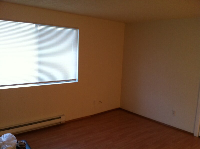 Building Photo - 736 22nd St NE