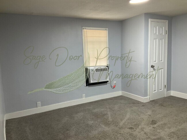 Building Photo - 1 FREE MONTH OF RENT!!!