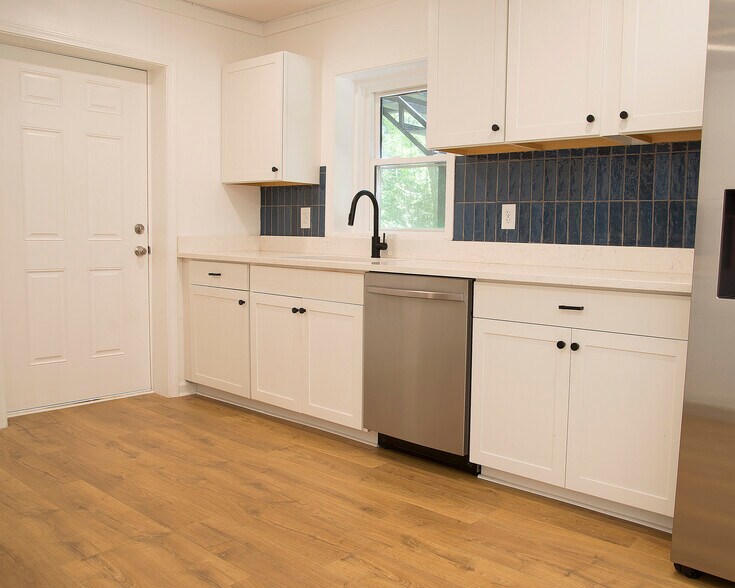 Building Photo - 127 Nature Trl