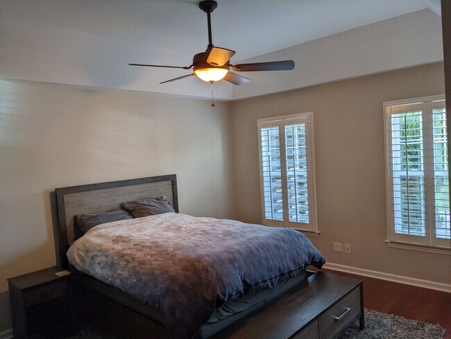 Building Photo - Blue Heron Bay Home Available Now!