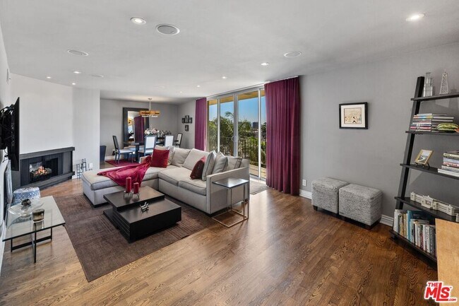 Building Photo - 2260 N Cahuenga Blvd