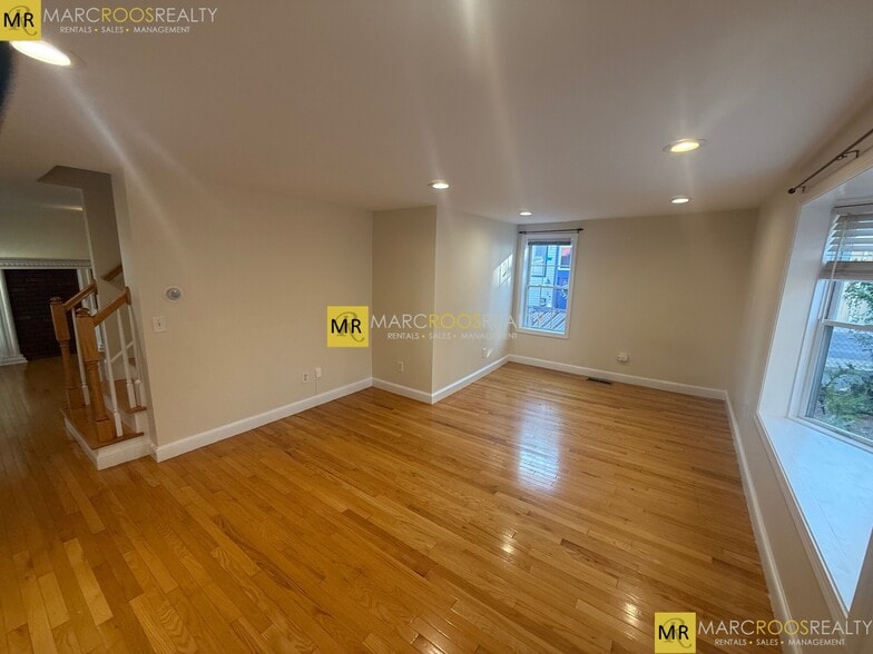 Building Photo - 5 Clarken Ct