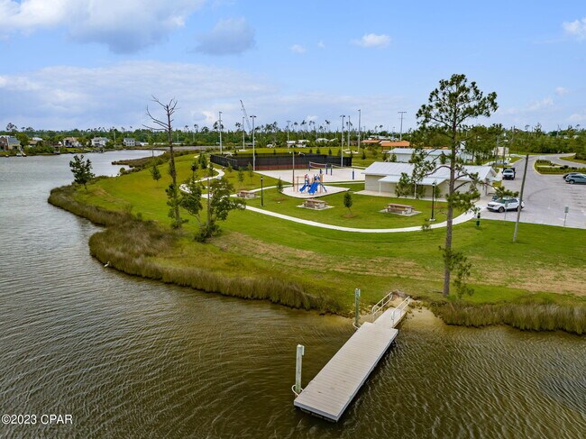 Building Photo - 526 Camellia Ave