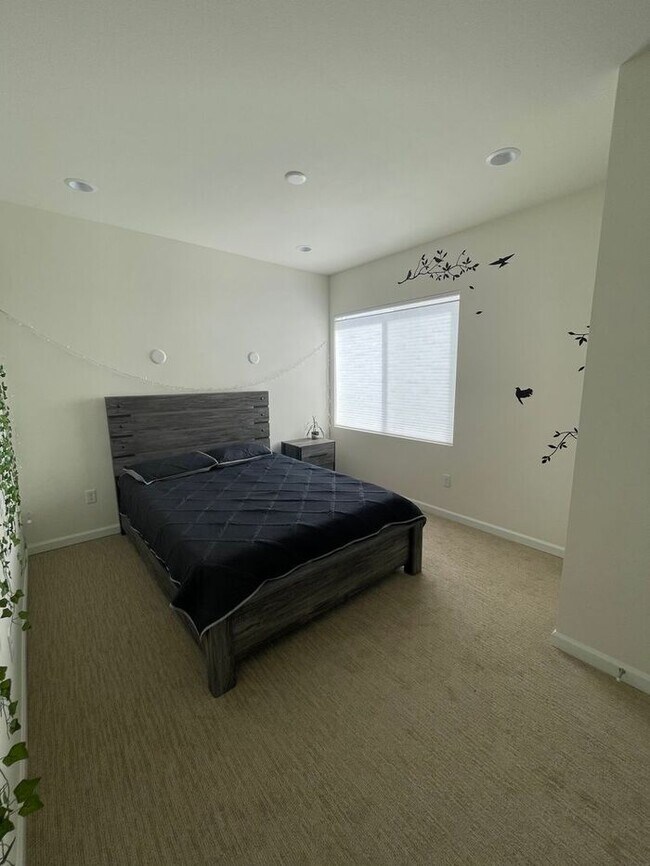 Building Photo - Gorgeous 4 Bed 2.5 Bath New Build in Timnath!