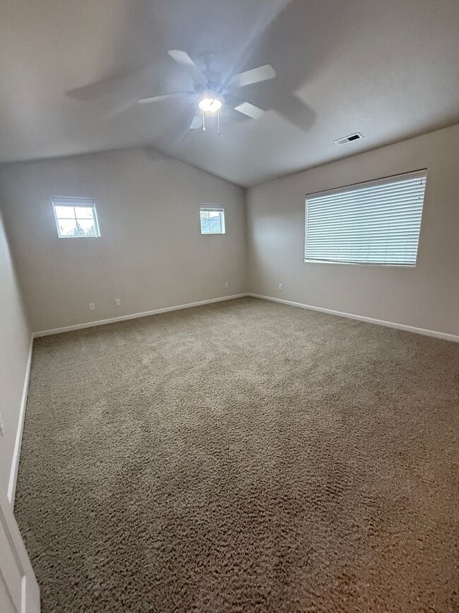 Building Photo - Beautiful Contemporary Home in Hillsboro