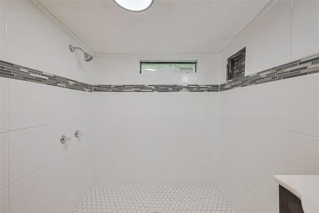 Building Photo - 1311 Pershing St