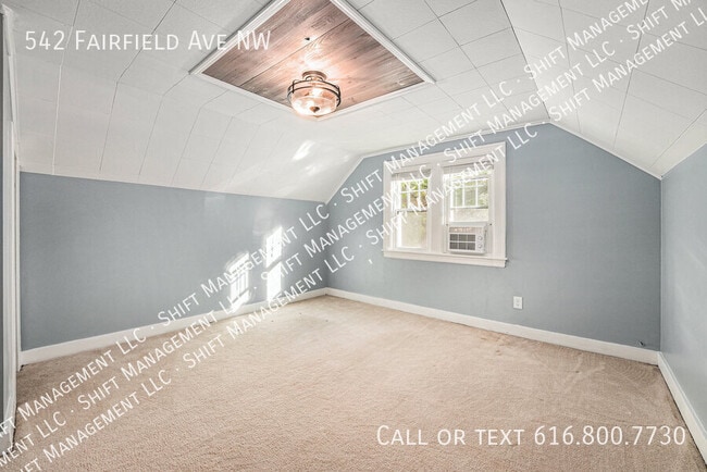 Building Photo - 542 Fairfield Ave NW