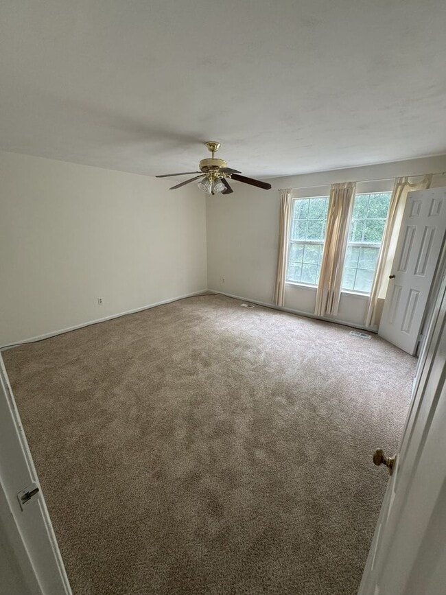 Building Photo - Charming 2 Bedroom in Churchland