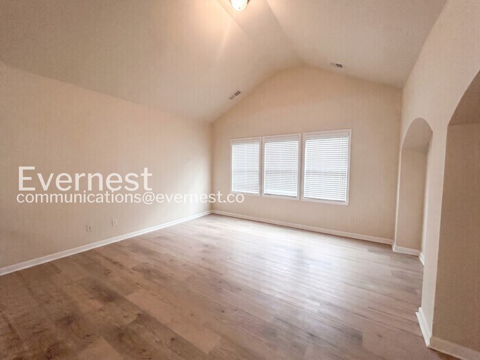 Building Photo - 2096 Stoney Chase Dr