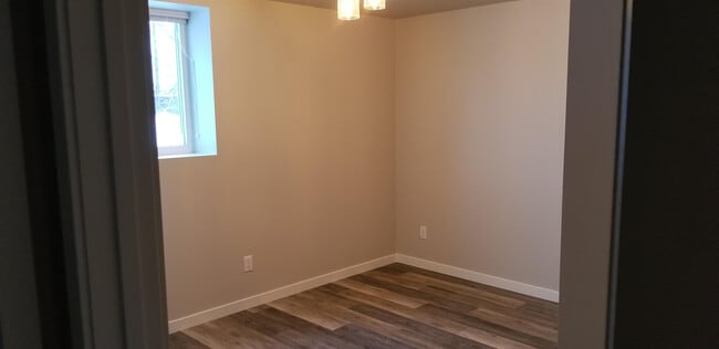 Building Photo - 401 Roark Way