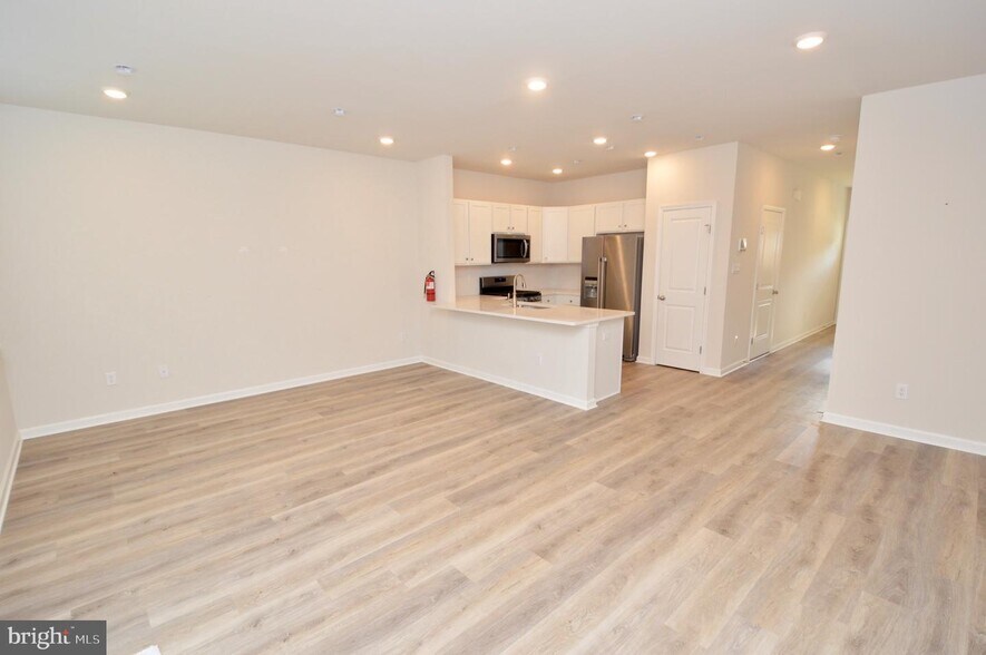 Building Photo - 78 Nelsons Way