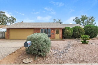 Building Photo - 739 S 75th St