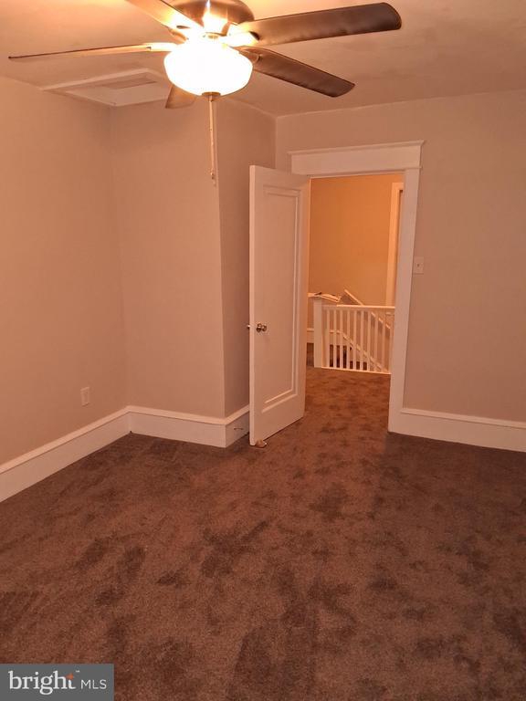 Building Photo - 223 S Grand St