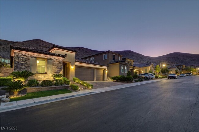 Building Photo - 3943 Reyes Ave