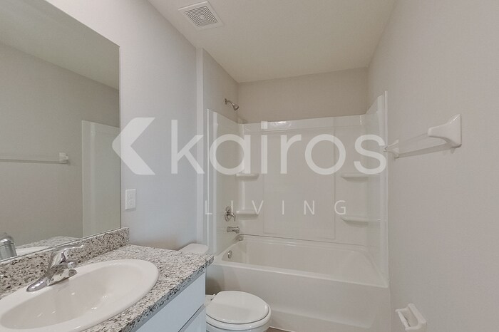 Building Photo - 8647 SW 43rd Ter