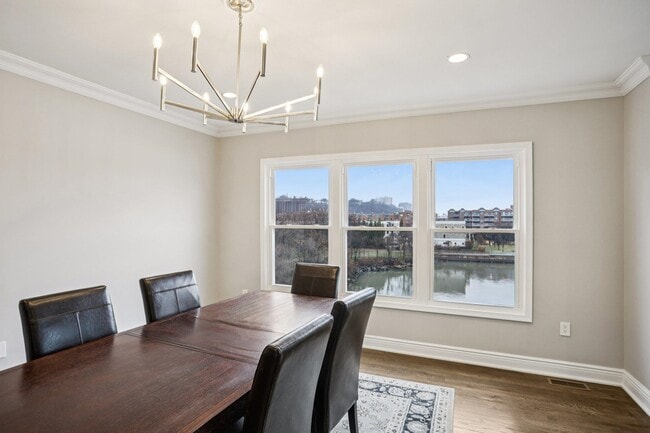 Building Photo - 343 The Promenade