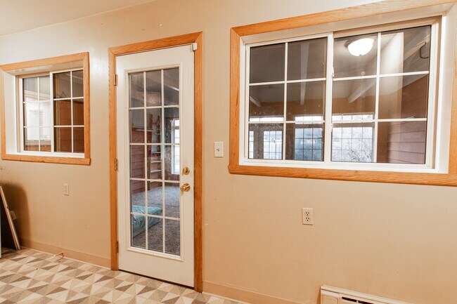 Entry to 3 season Porch - 1904 7th St S