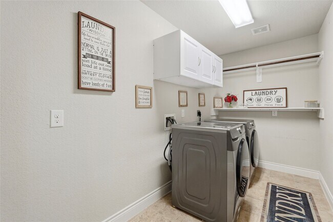 Building Photo - 10311 Silver Shield Way