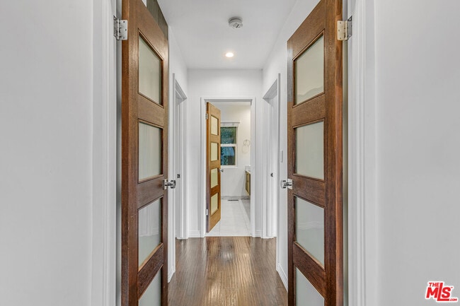 Building Photo - 3476 Troy Dr