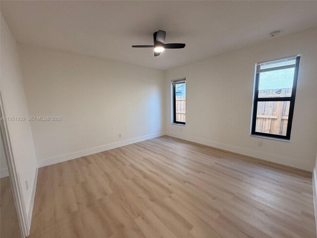 Building Photo - 1462 SW 25th Ave