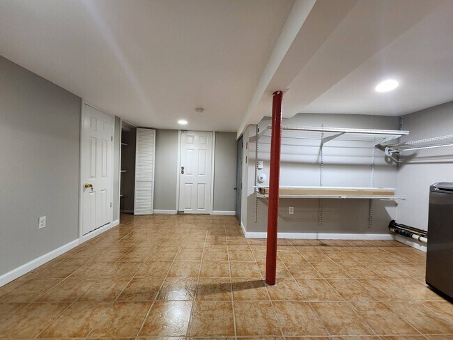 Building Photo - 176-31 130th Ave