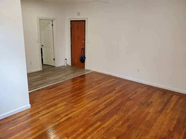 Building Photo - 39 74th St