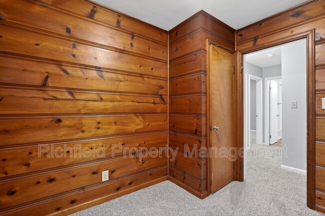 Building Photo - 1260 Lincoln Dr