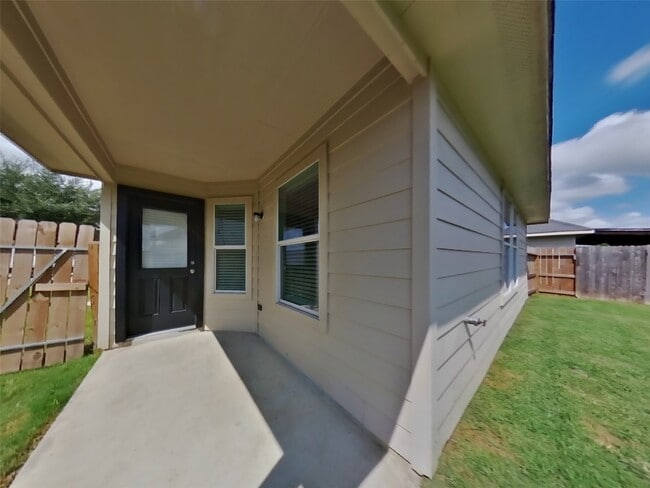 Building Photo - 21414 Jamals Way