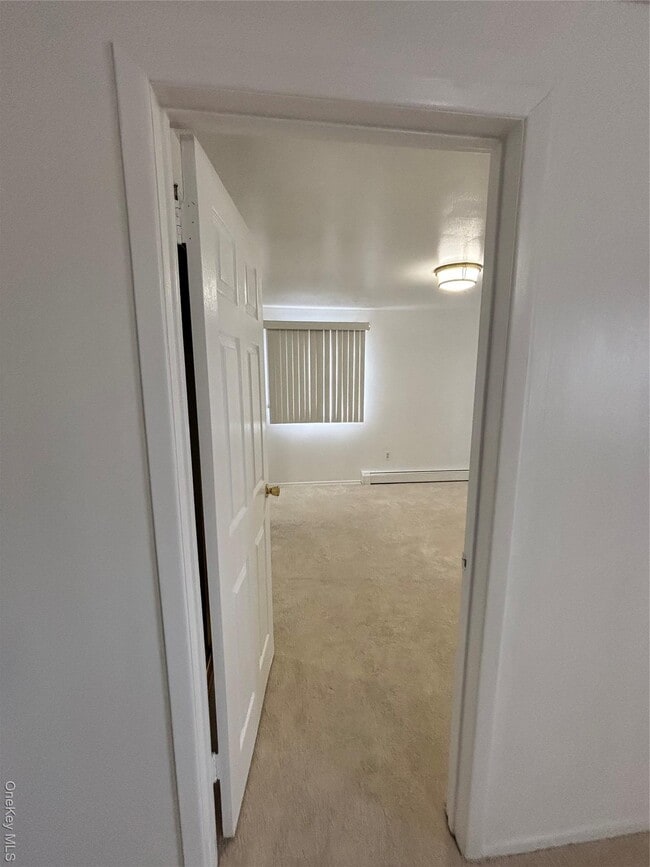 Building Photo - 2355 Vista Ct