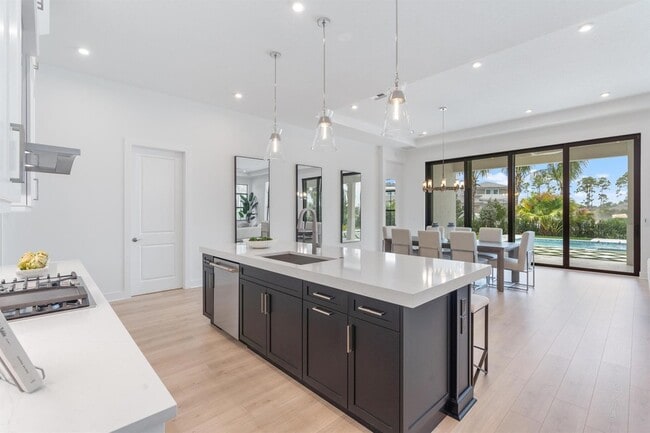 Building Photo - 13621 Le Christine Dr