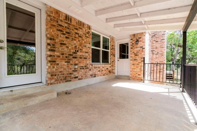 Building Photo - 2624 Barton Hills Dr