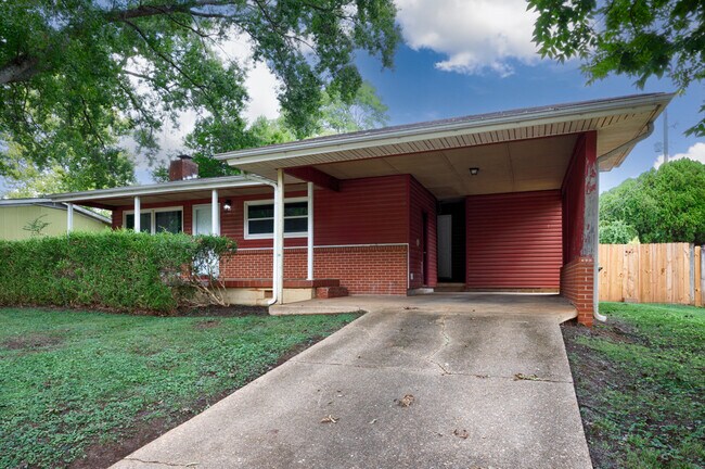 Building Photo - 4210 Toftoy Dr SW