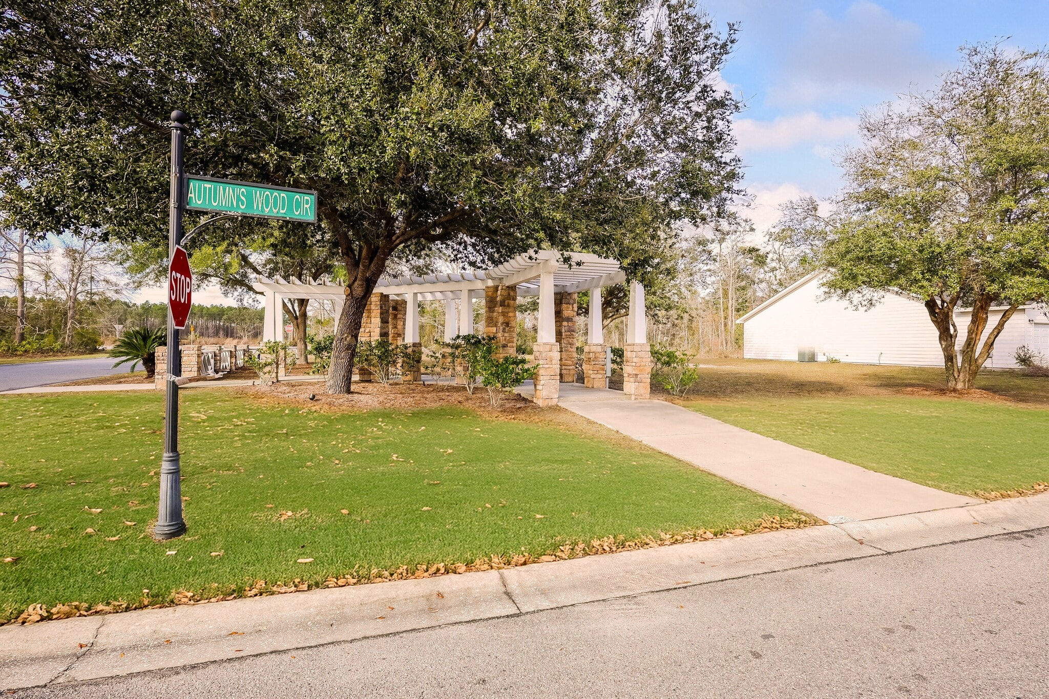 Building Photo - 1008 Autumns Wood Cir E