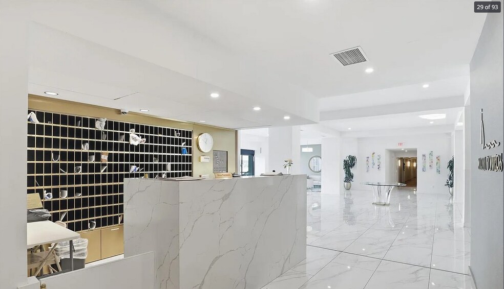 Front Desk - 501 Slaters Ln