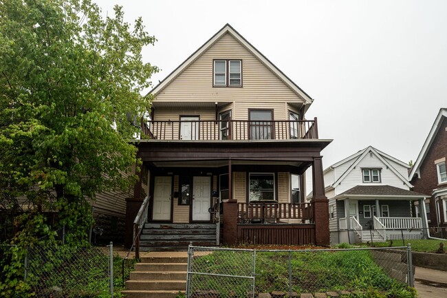 Building Photo - Classic Charm with Modern Updates - Upper ...