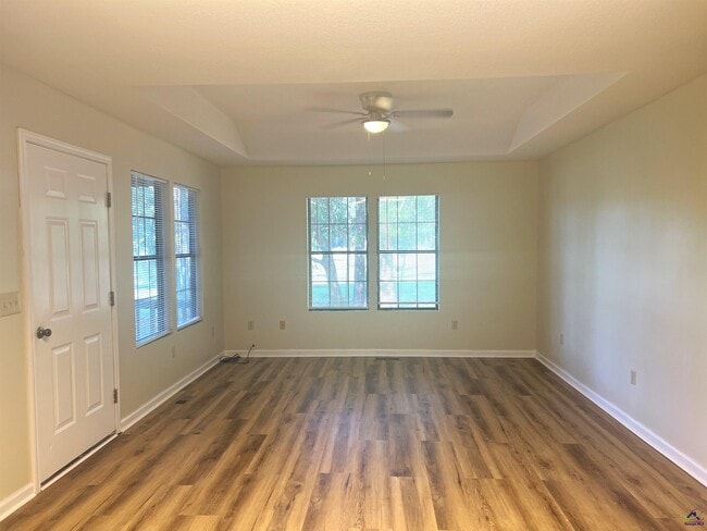 Building Photo - 312 Williams Rd