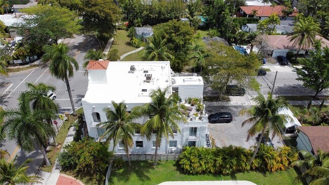 Building Photo - 694 NE 76th St