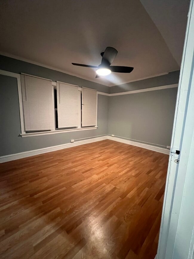 Building Photo - 7800 S Burnham Ave