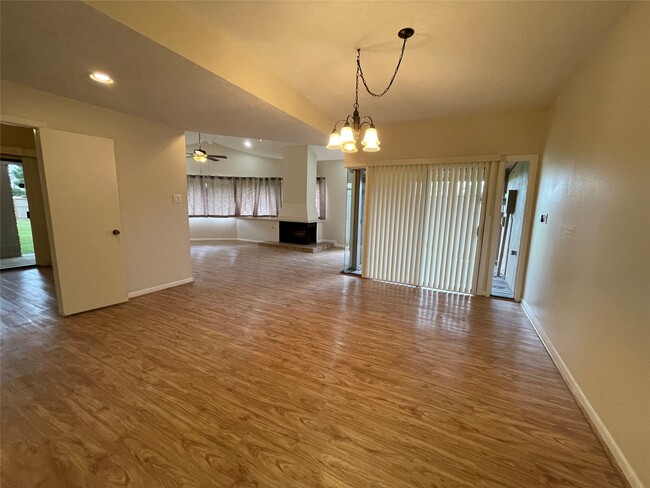 Building Photo - 12 Hallmark Dr